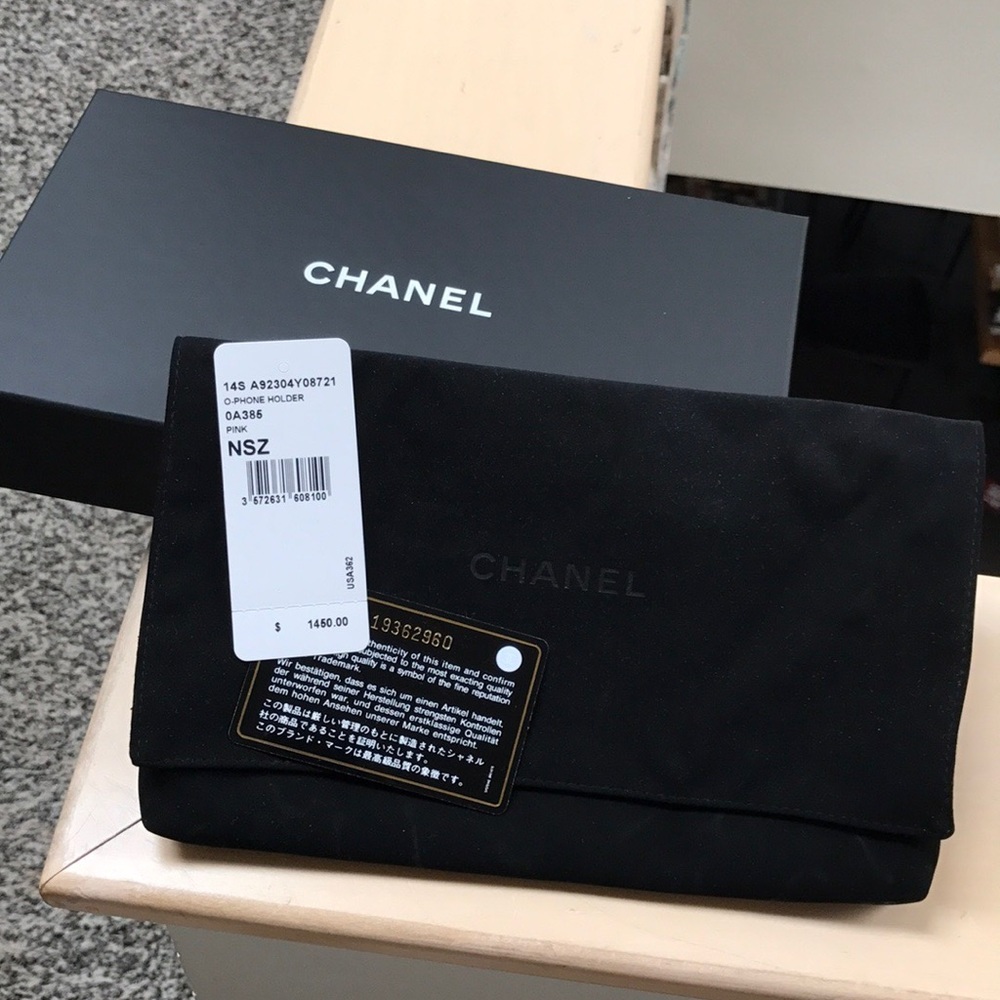CHANEL Pink Patent Cell Phone Crossbody Bag - Picture 5 of 8